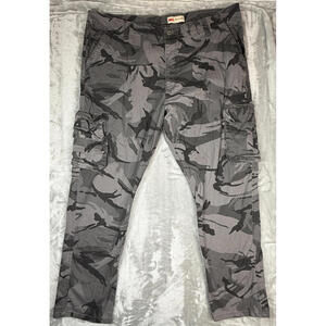 Wrangler Men's Stretch Taper Leg Regular Fit Cargo Pants Size 42x30 Gray Camo